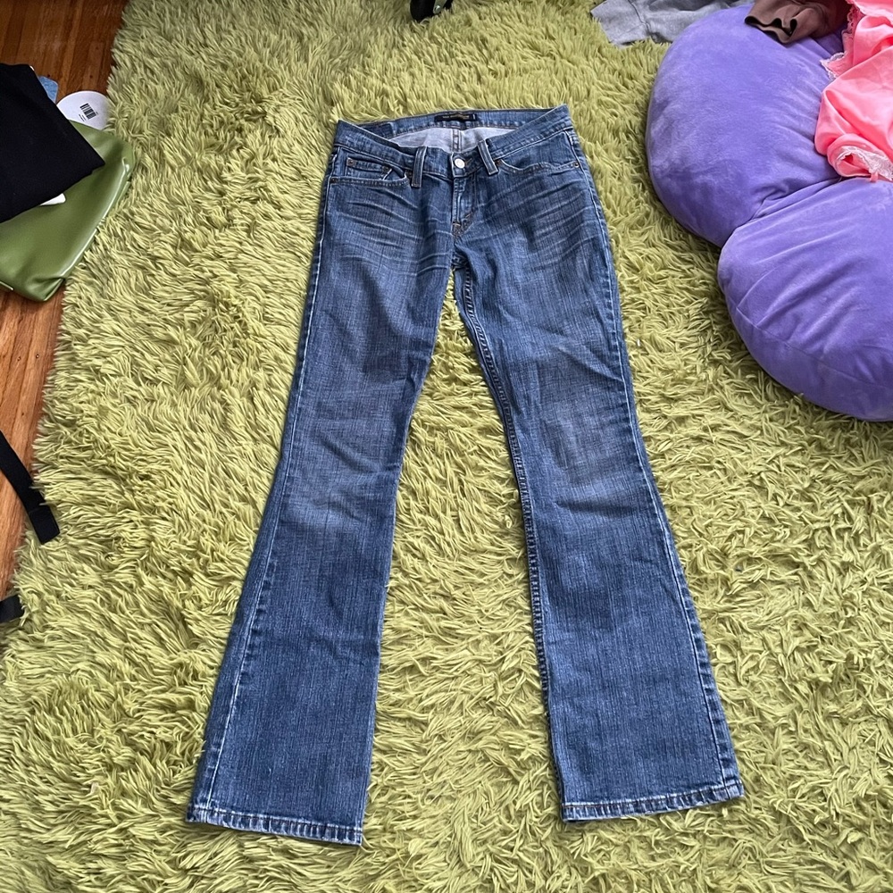 Vintage Low-Waisted Levi’s Flare Jeans Medium Wash